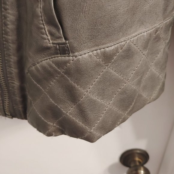 Women's Faux Leather Moto Jacket - Picture 4 of 7